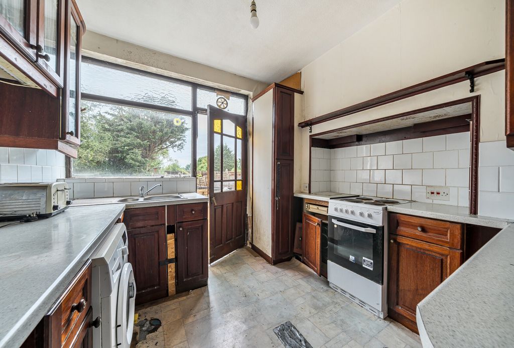 Property photo 1 of 14 1335656-15-6894B5...