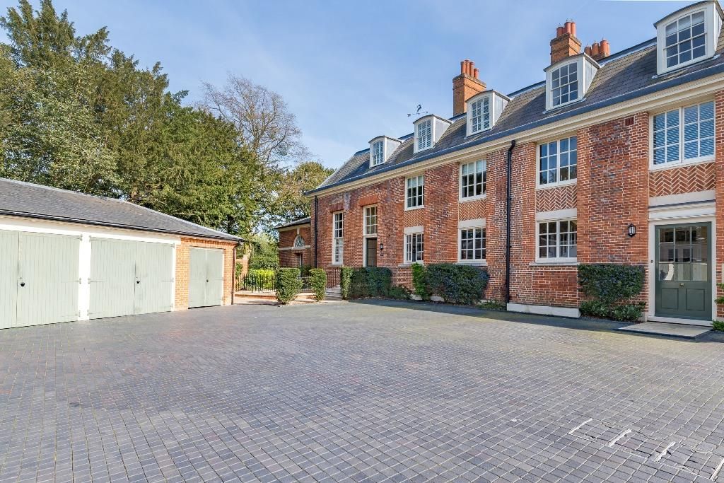 Property photo 1 of 35 Front x 1.Jpg