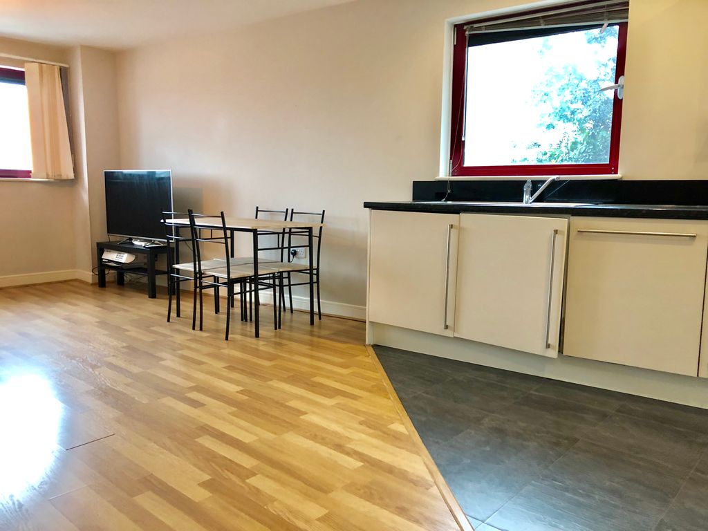 Property photo 2 of 9