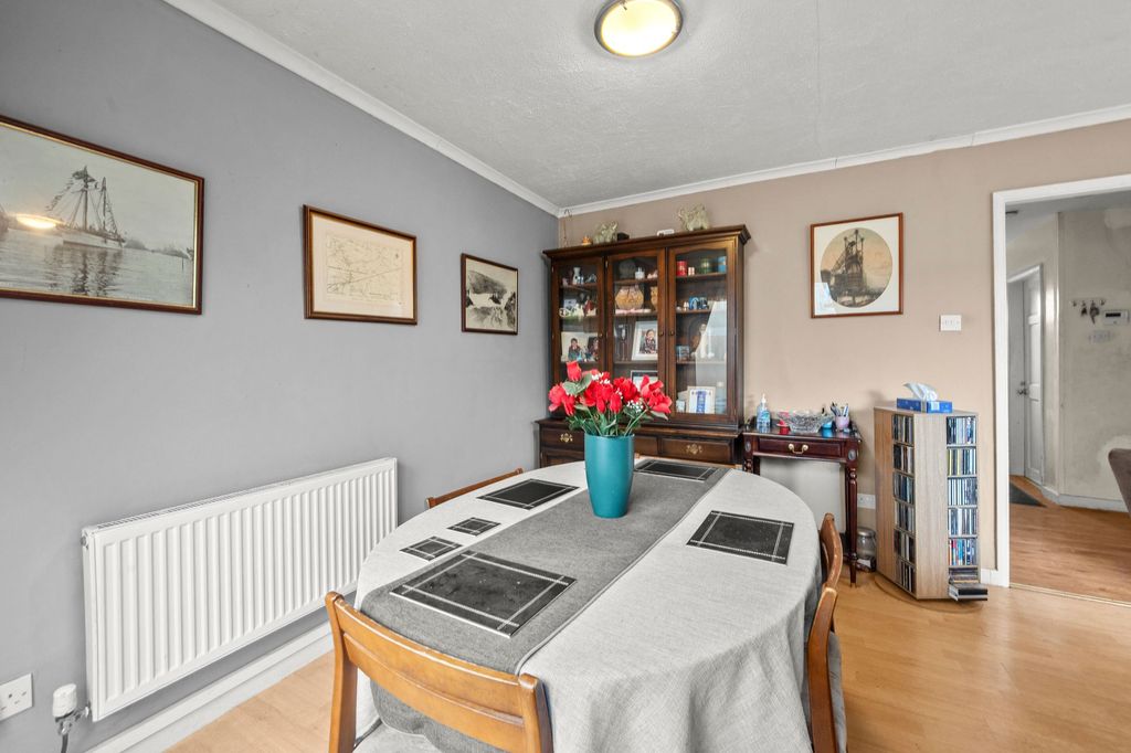 Property photo 2 of 29