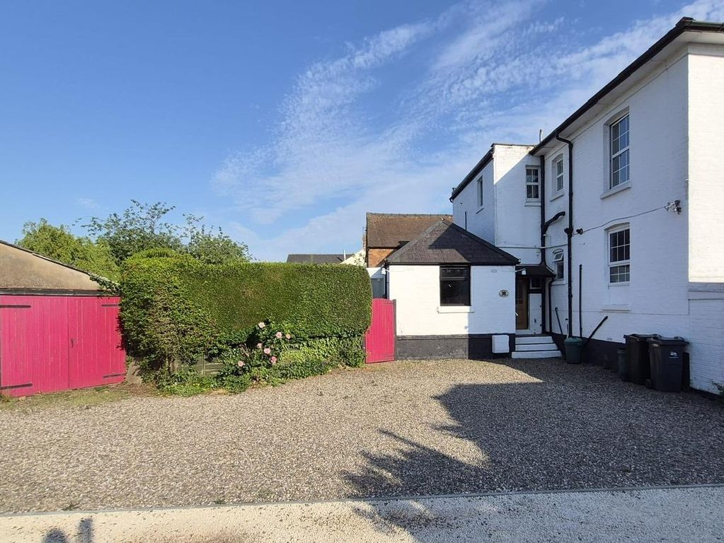 Property photo 1 of 17 Outside.Jpg