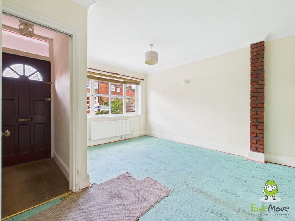 Property photo 2 of 22 Ewemove Estate Agents Basingstoke - Lower Brook St