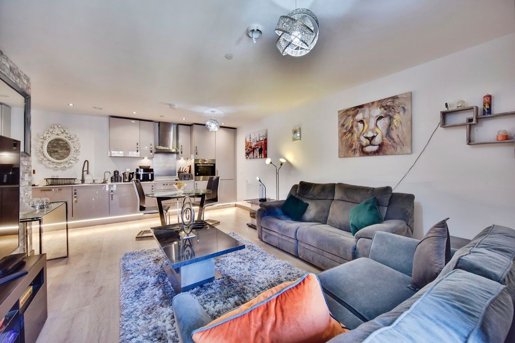 Property photo 3 of 12 Pbox-Img.Jpg