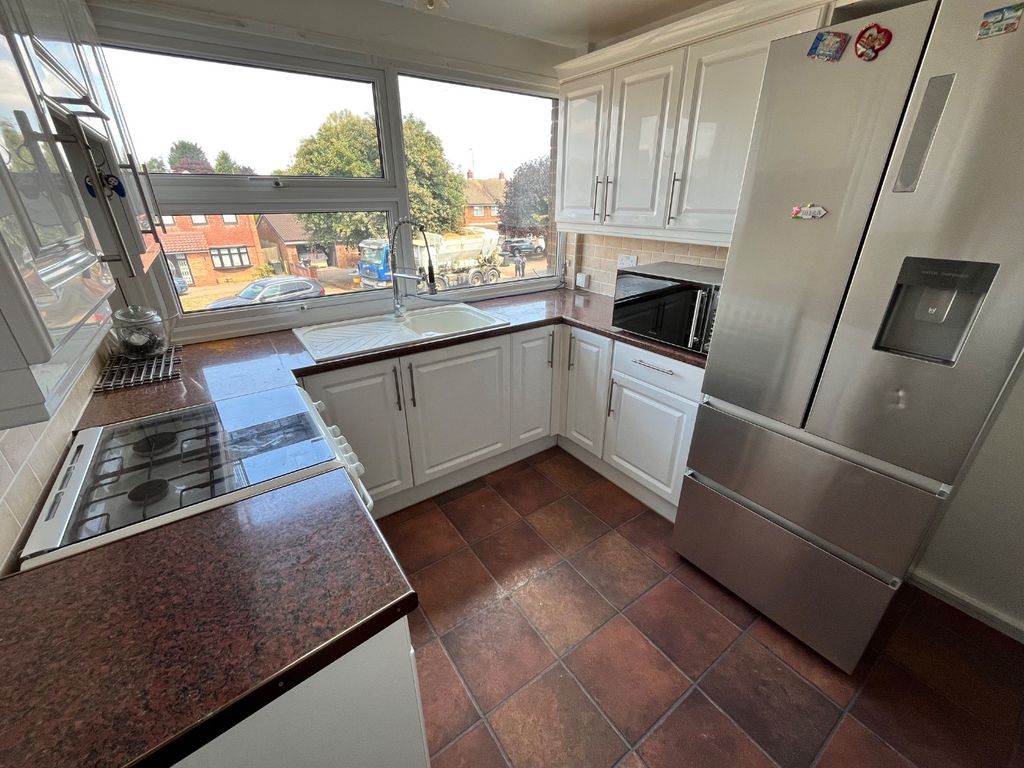 Property photo 3 of 10 4398754