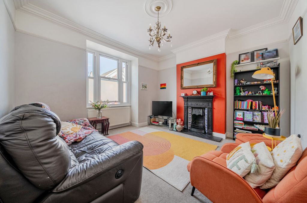 Property photo 2 of 19 1482286-2-6A3E6A4...