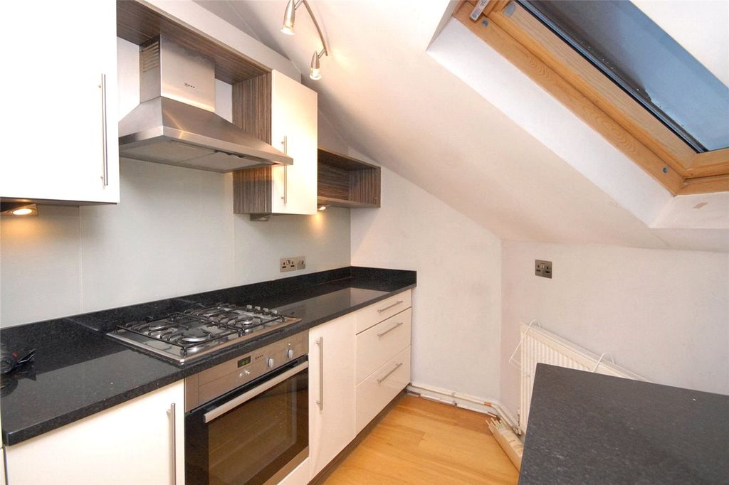 Property photo 3 of 6 Picture No. 06