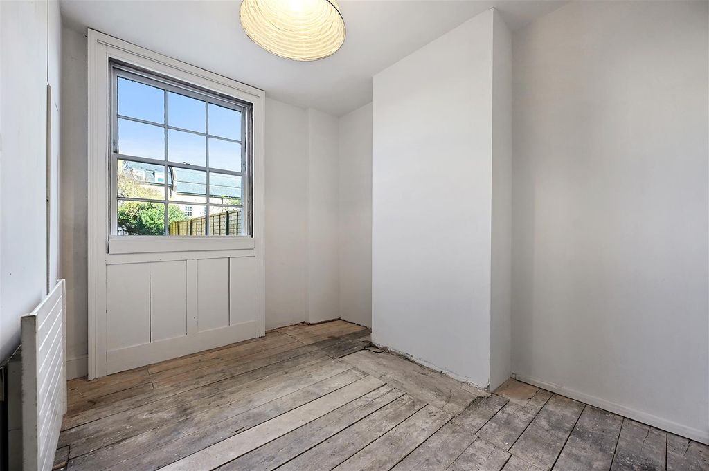 Property photo 3 of 13 Paddenswick Road
