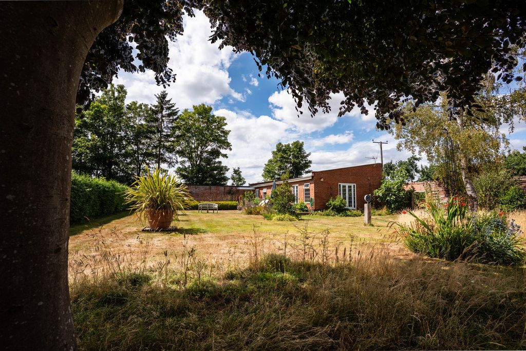 Property photo 2 of 29