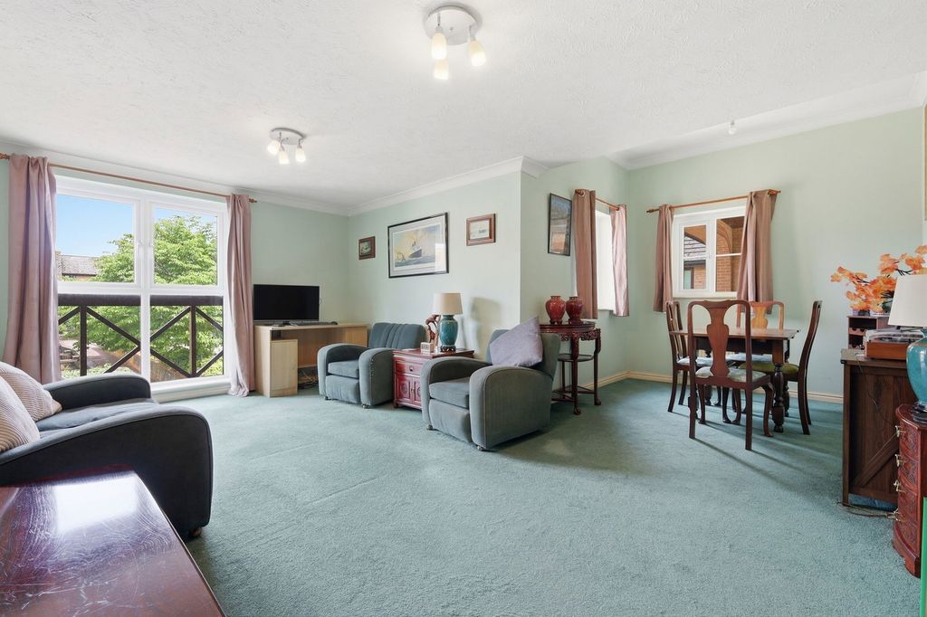 Property photo 2 of 9