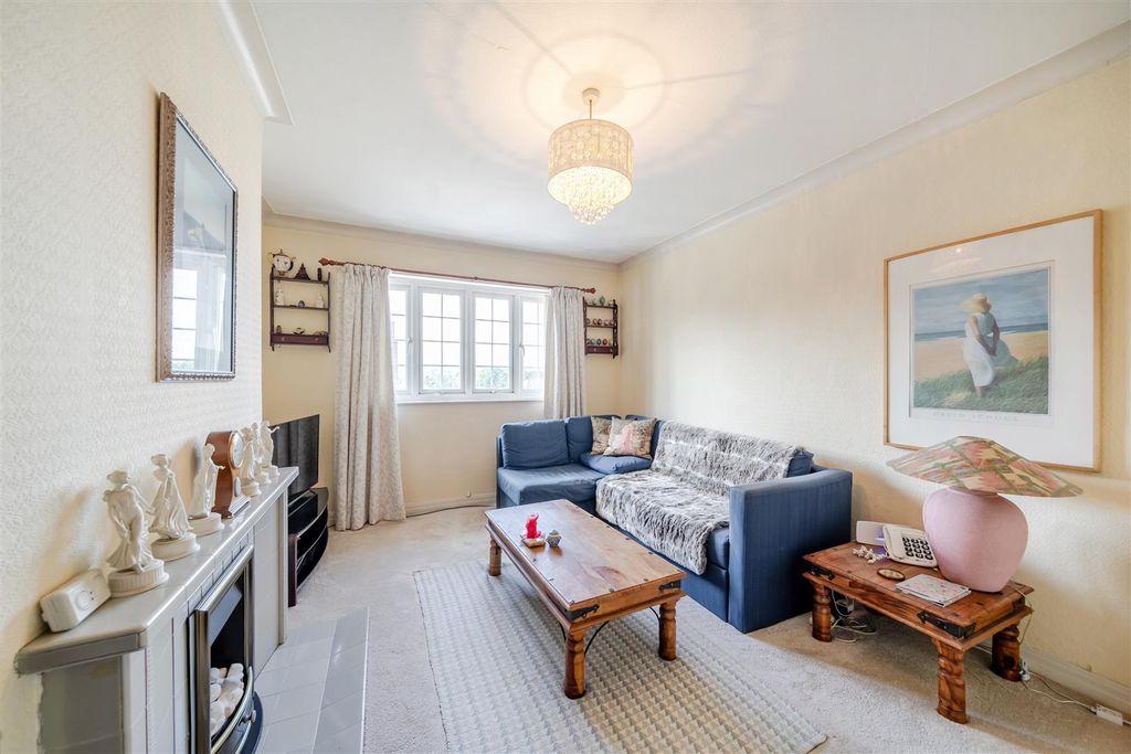 Property photo 2 of 22 1346820-3-68B871A7Ae331.Jpg