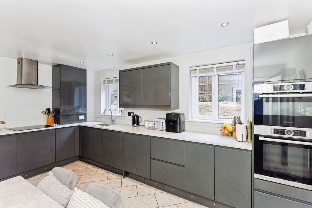 Property photo 3 of 16 Pbox-Img.Jpg