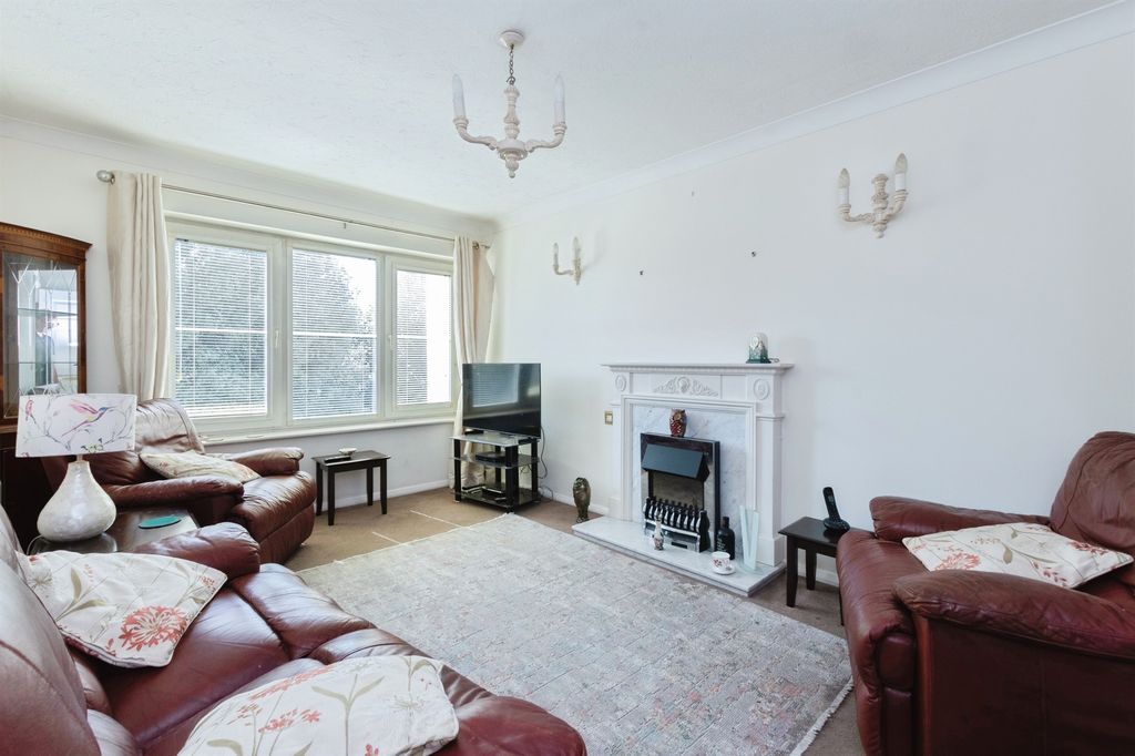 Property photo 3 of 10