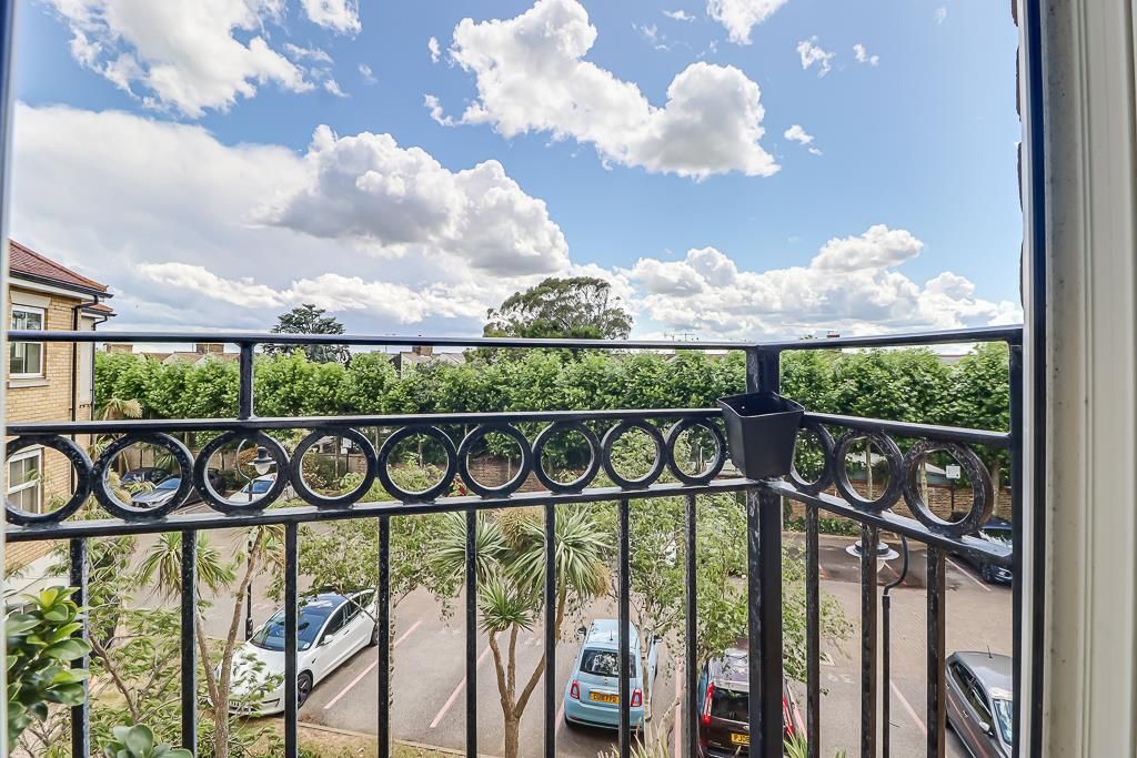 Property photo 3 of 21 Balcony