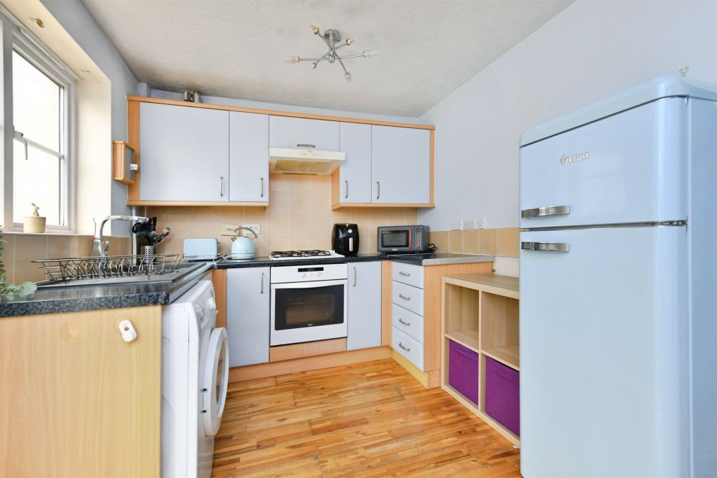 Property photo 2 of 17