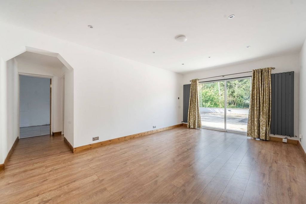 Property photo 1 of 26