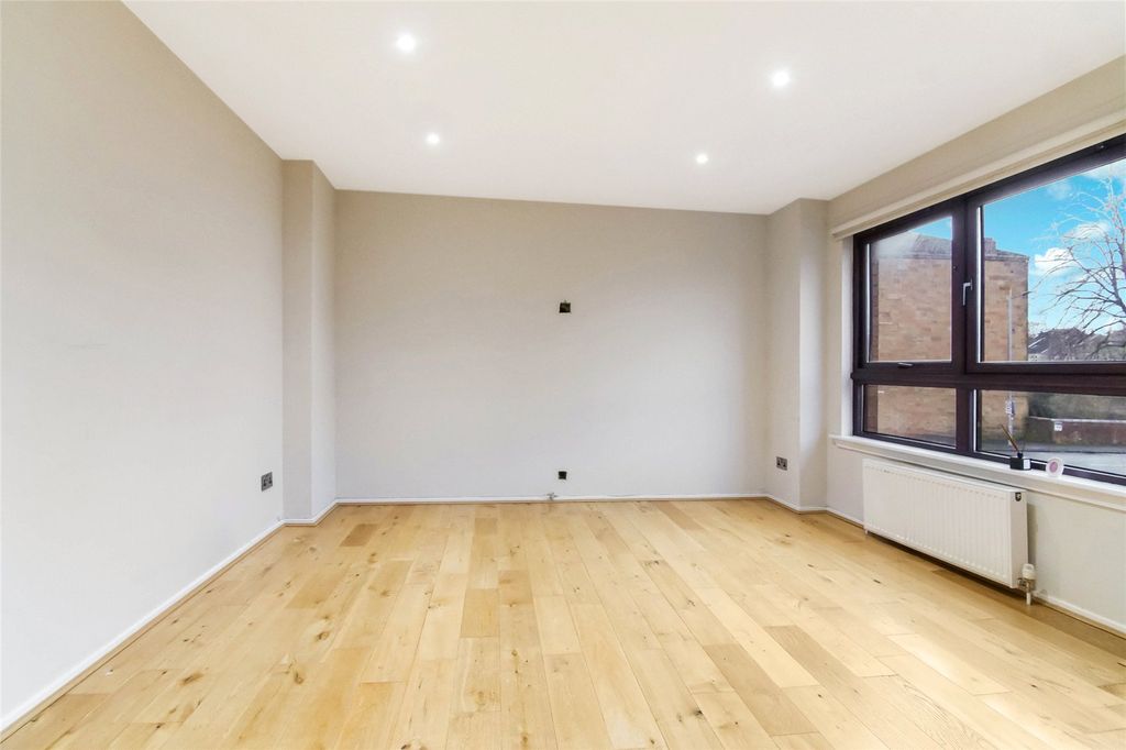 Property photo 2 of 21 Picture No. 09