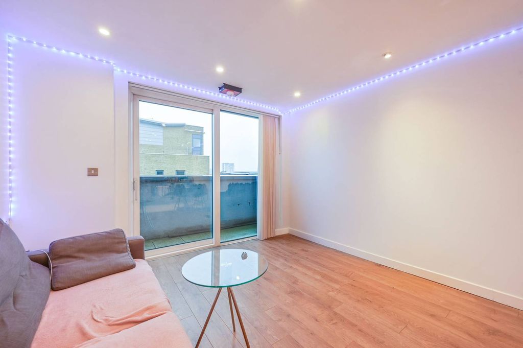 Property photo 3 of 7