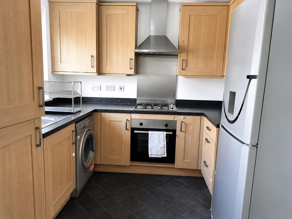 Property photo 2 of 6 Starling Crescent Kitchen.Jpg
