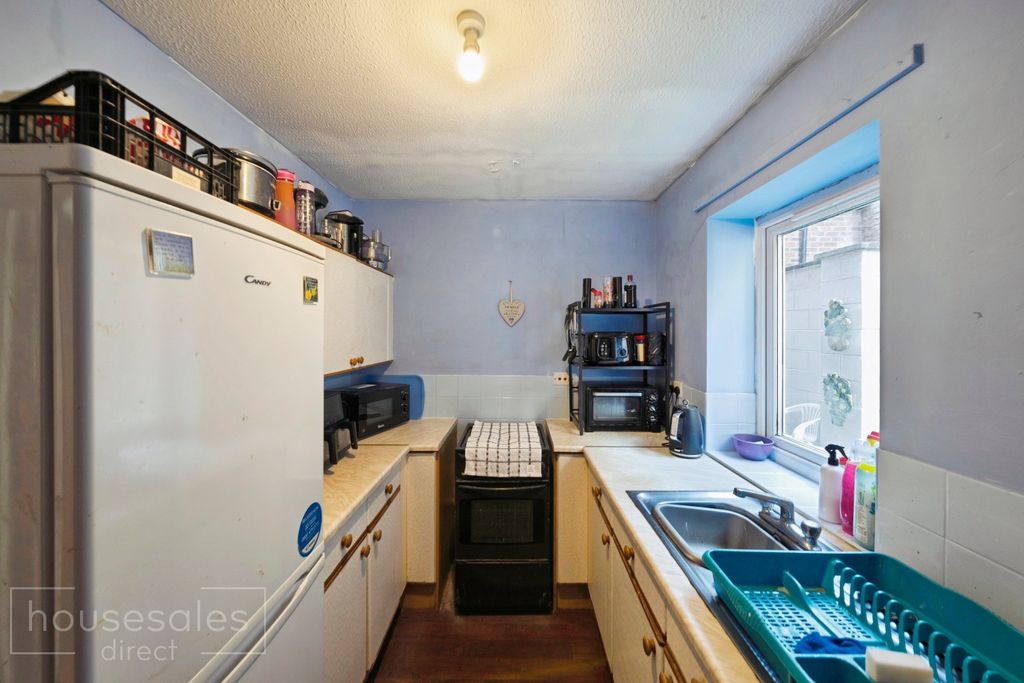 Property photo 2 of 9