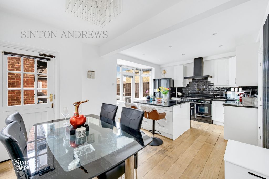 Property photo 3 of 19 Photo 3