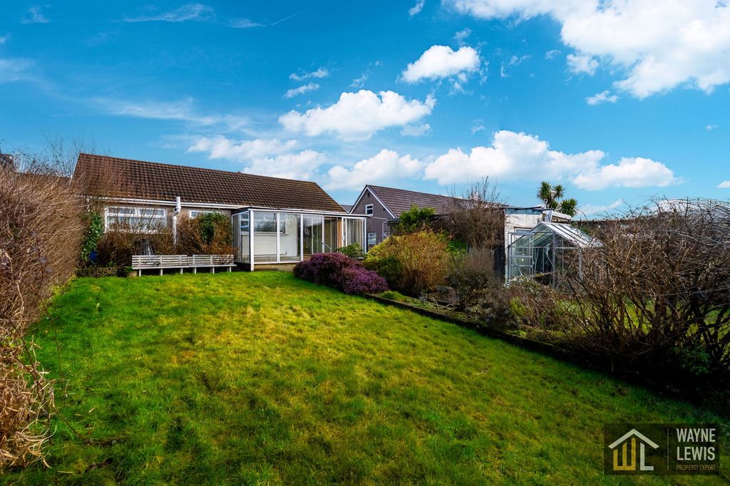 Property photo 2 of 32