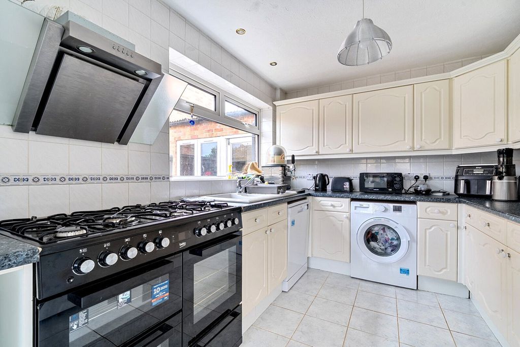 Property photo 2 of 13 Picture No. 14