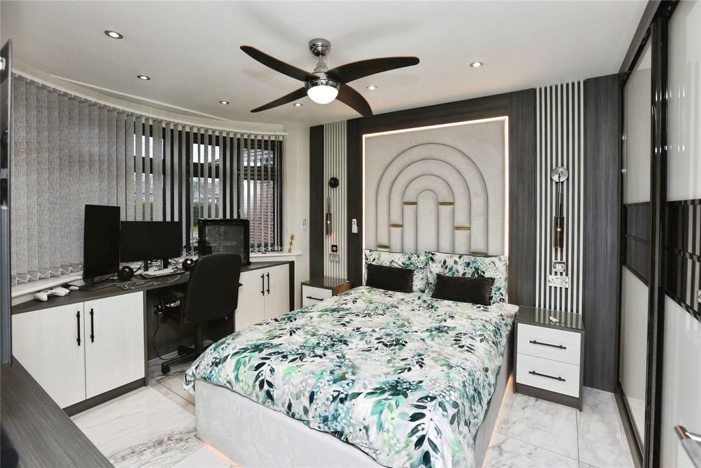 Property photo 2 of 19 Picture No. 41