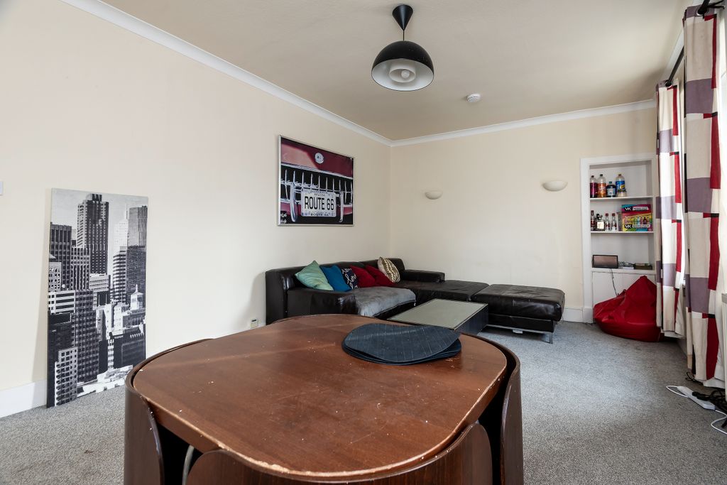 Property photo 2 of 27