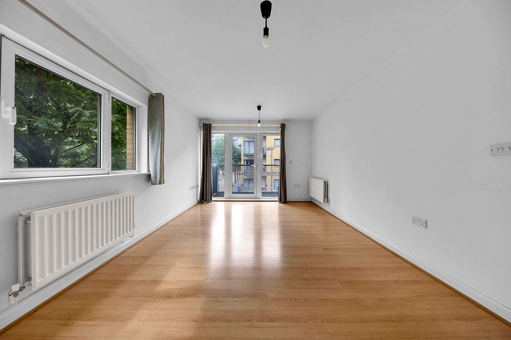 Property photo 3 of 16 _W6B8480