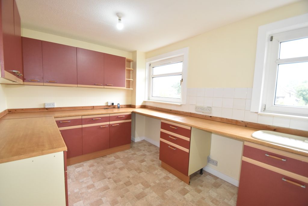 2 bed flat for saleDon Drive, Livingston EH54 photo 4