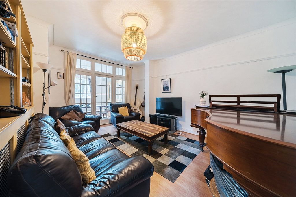 Property photo 2 of 17 Picture No. 04