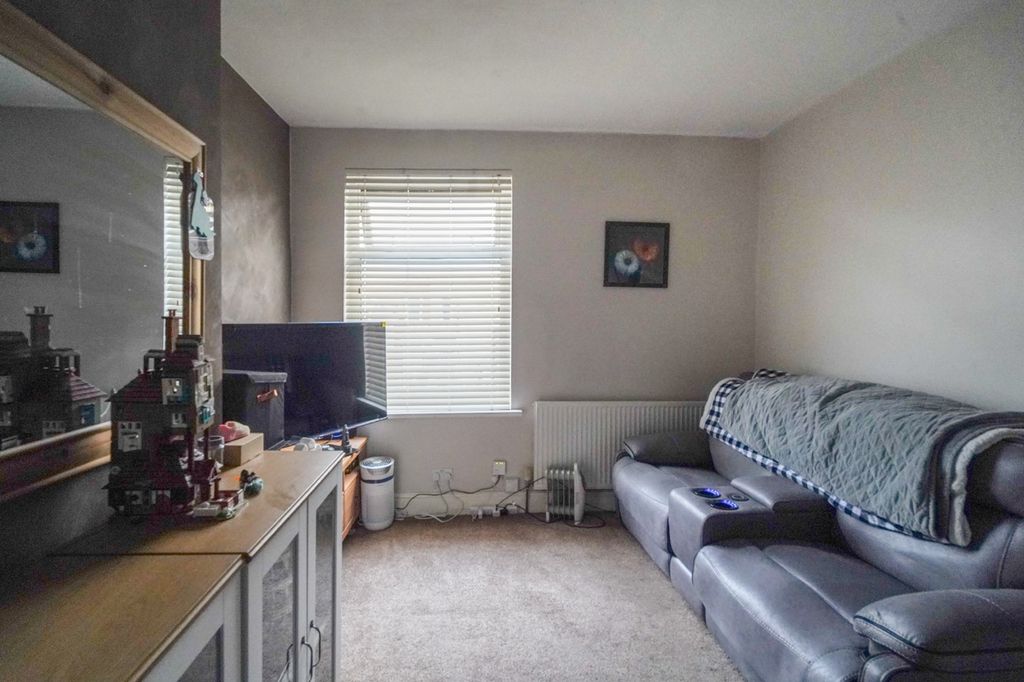 Property photo 3 of 22