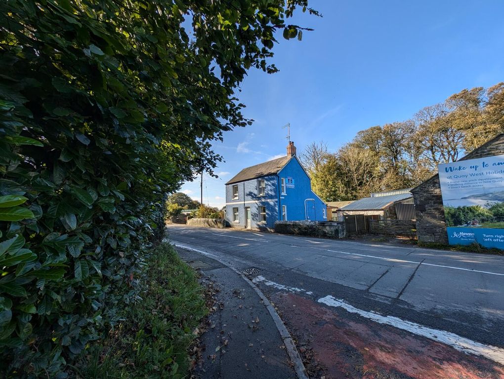 Property photo 2 of 28 Front (Exterior)