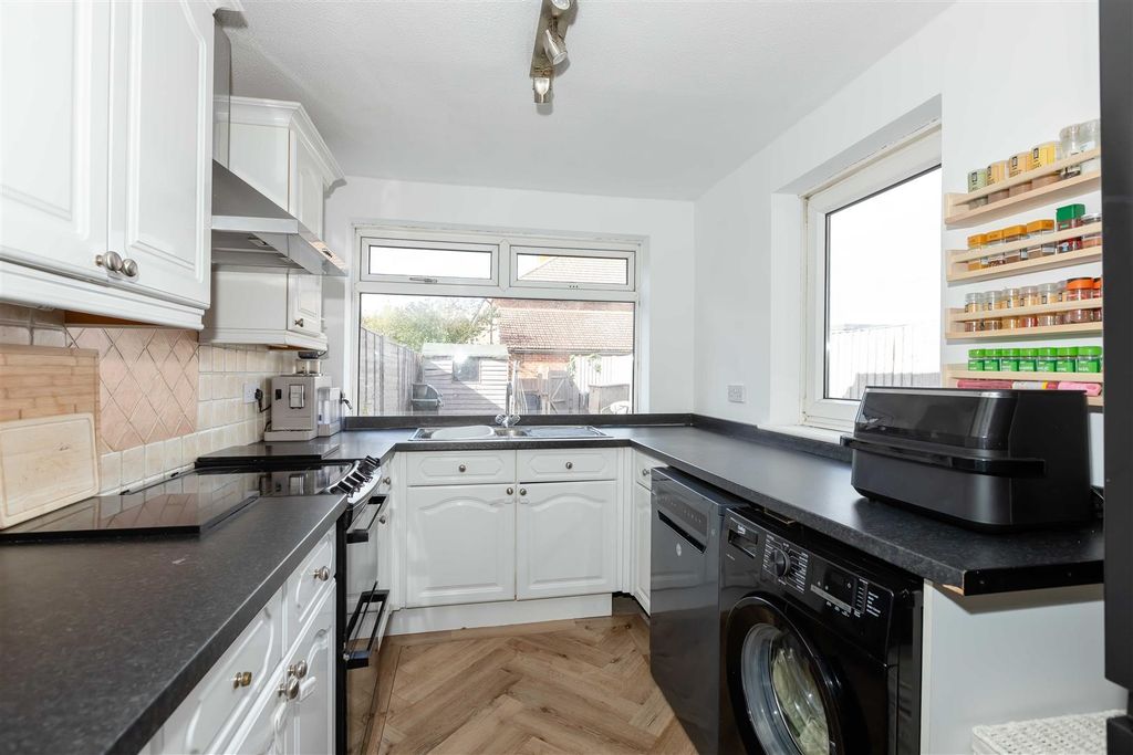 Property photo 3 of 21 Rife Way_16.Jpg