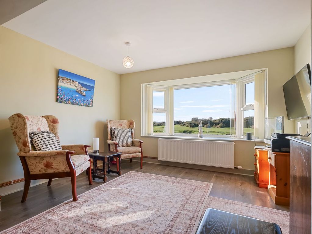 Property photo 3 of 39