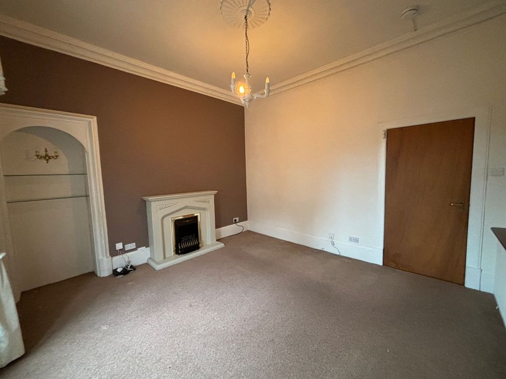 Property photo 3 of 27
