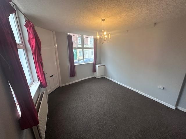 Property photo 3 of 5 Lounge