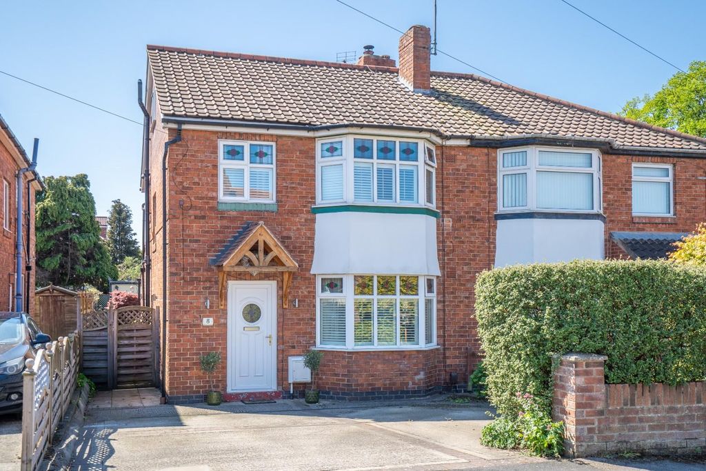 Property photo 1 of 17 External