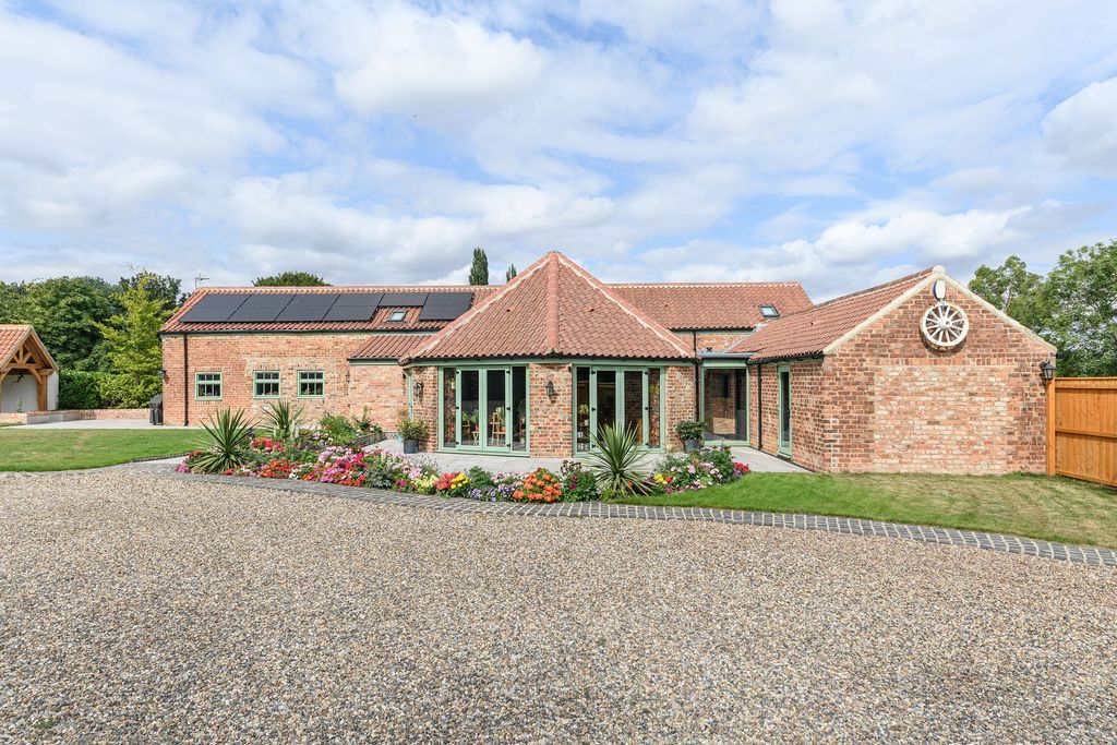 Property photo 1 of 22