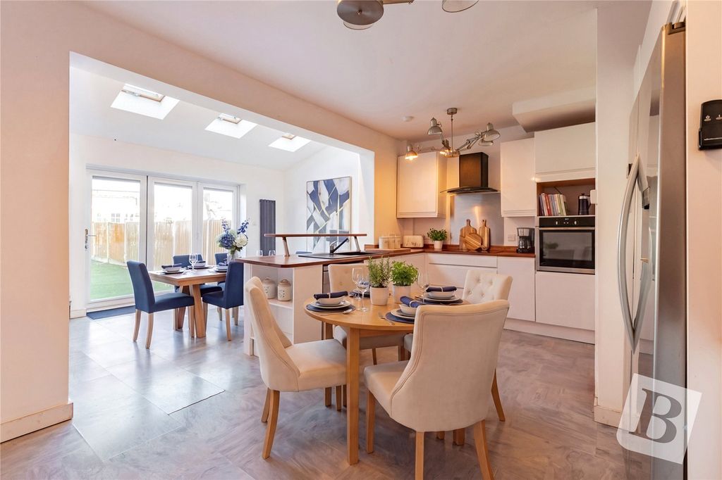 Property photo 2 of 12 Kitchen