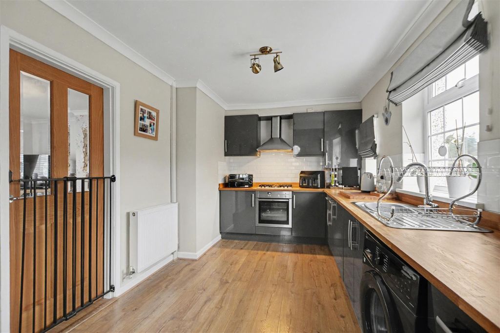 Property photo 3 of 15 Kitchen_1.Jpeg