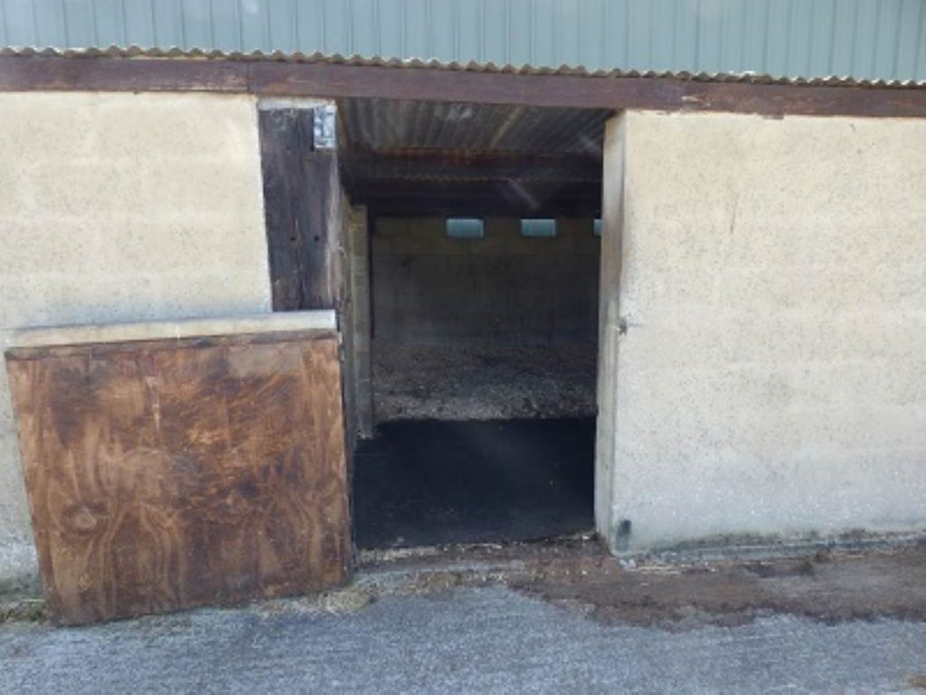 Property photo 2 of 7 External Stable