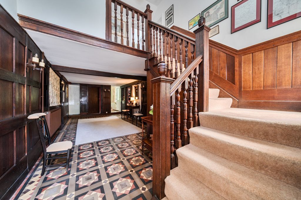 Property photo 2 of 13
