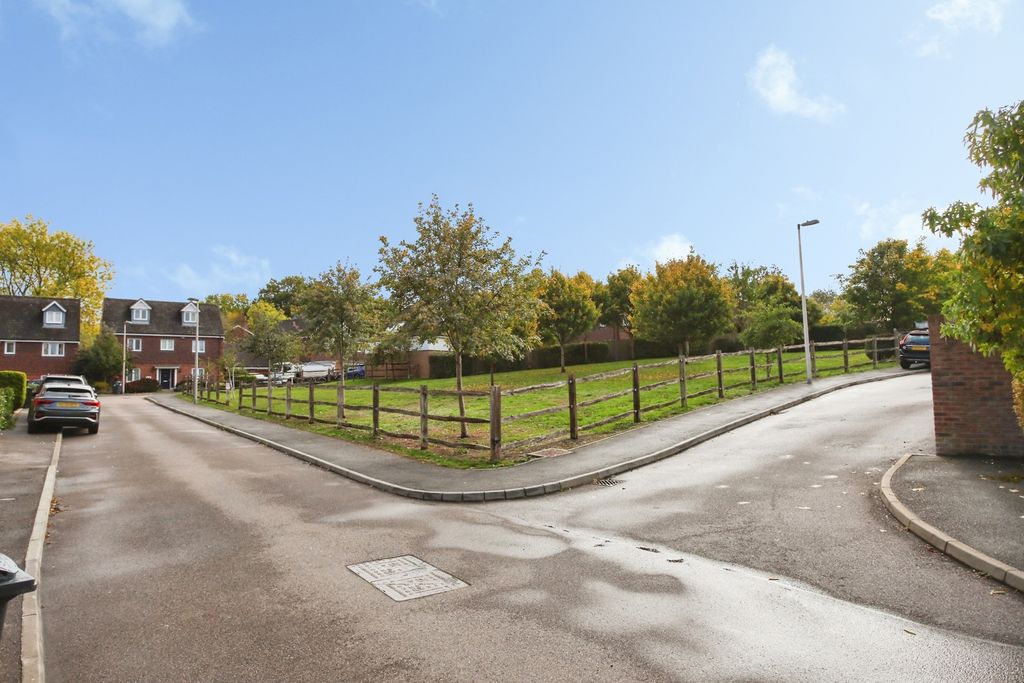 Property photo 3 of 14 Pbox-Img.Jpg