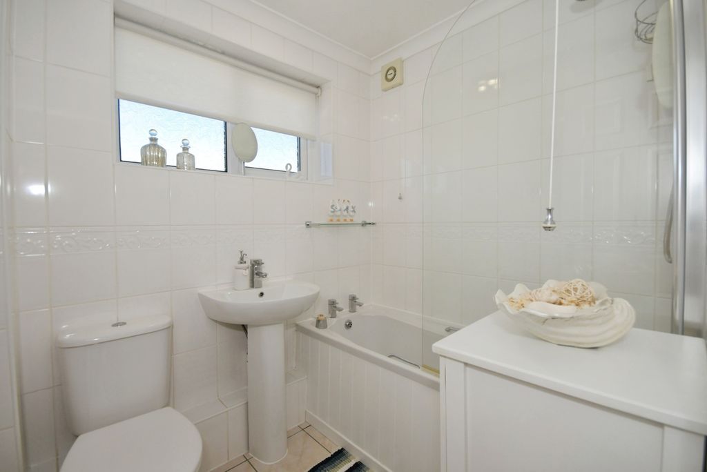 Property photo 2 of 17 Photo