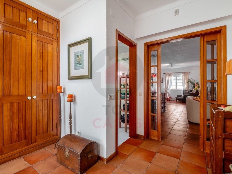 Property photo 2 of 38