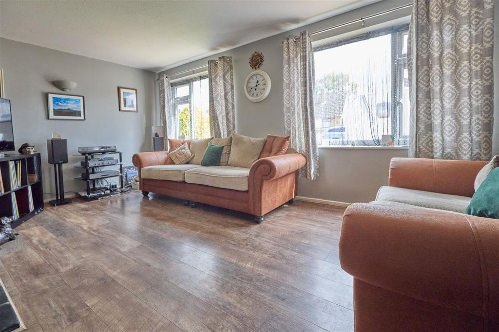 Property photo 2 of 15 Boyslade Road New 1.Jpg