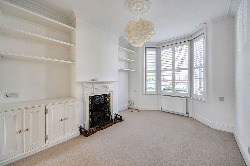 Property photo 2 of 17