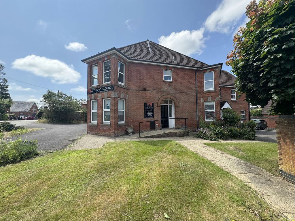 Property photo 1 of 4 2 Manor Road Verwood 1.Jpg