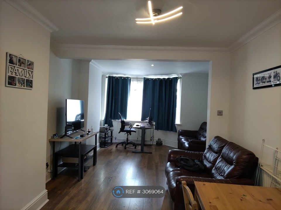 Property photo 2 of 16
